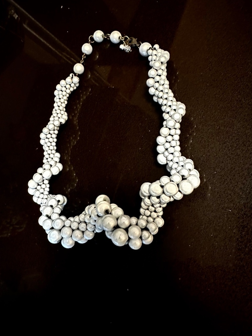 MoMA design store - stunning iridescent light-reflecting bead necklace - Picture 3 of 6